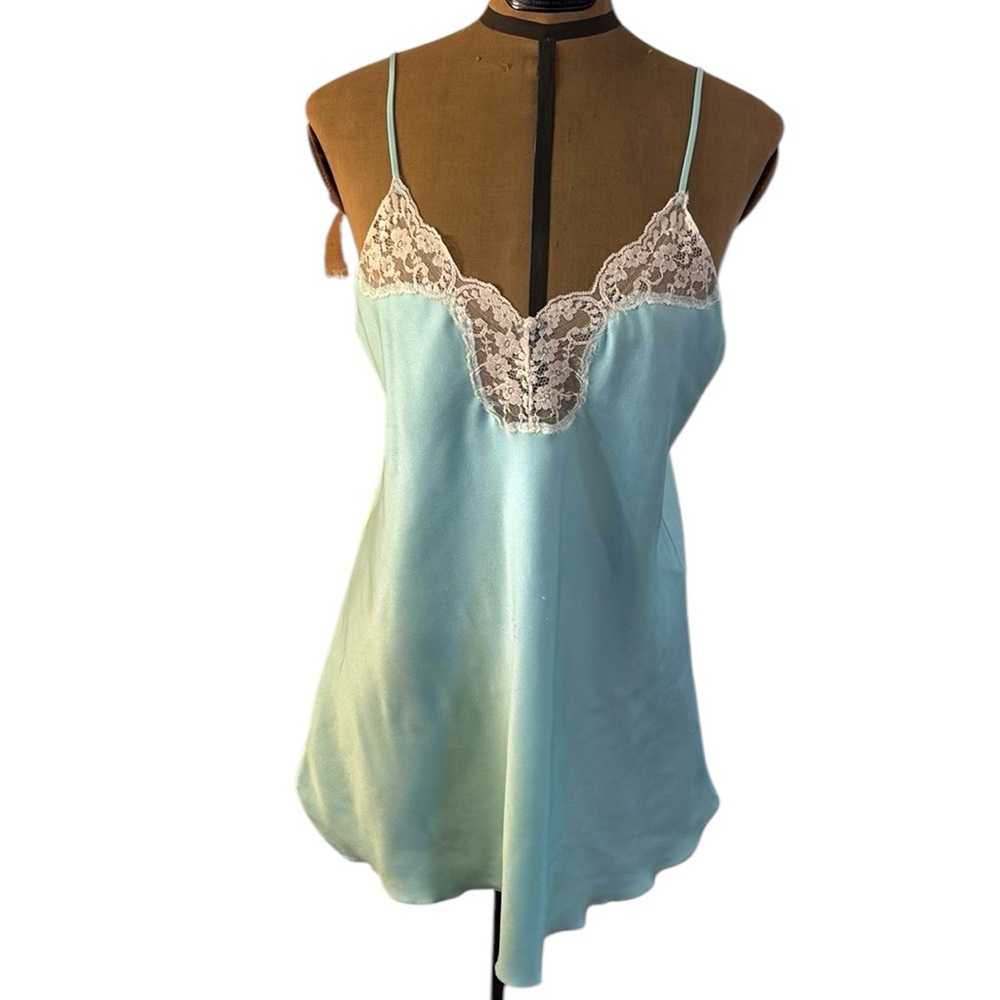 Women’s short nightgown